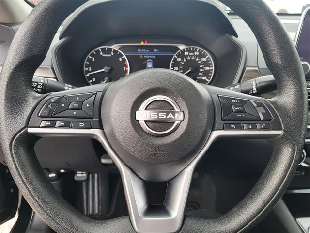 Used 2024 Nissan Altima 2.5 SV image 3