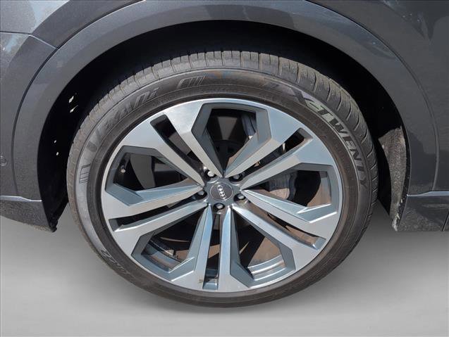 Used 2019 Audi Q8 Premium Plus w/ Premium Plus AWD/4WD image 26