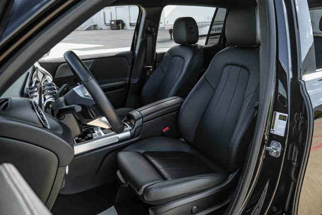 Used 2025 Mercedes-Benz GLB 250 image 33