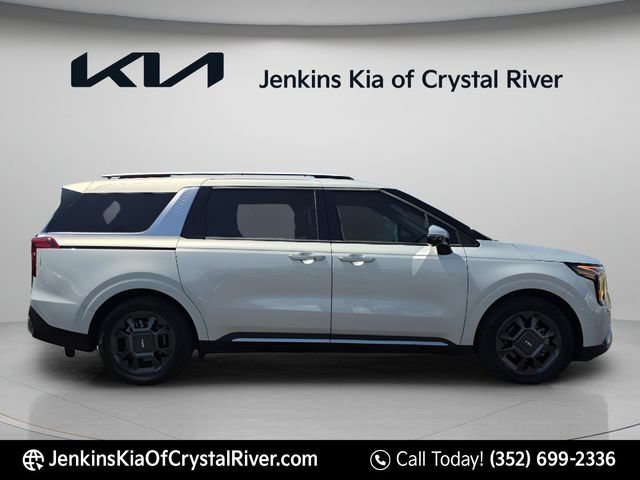 Certified 2025 Kia Carnival SX FWD image 2