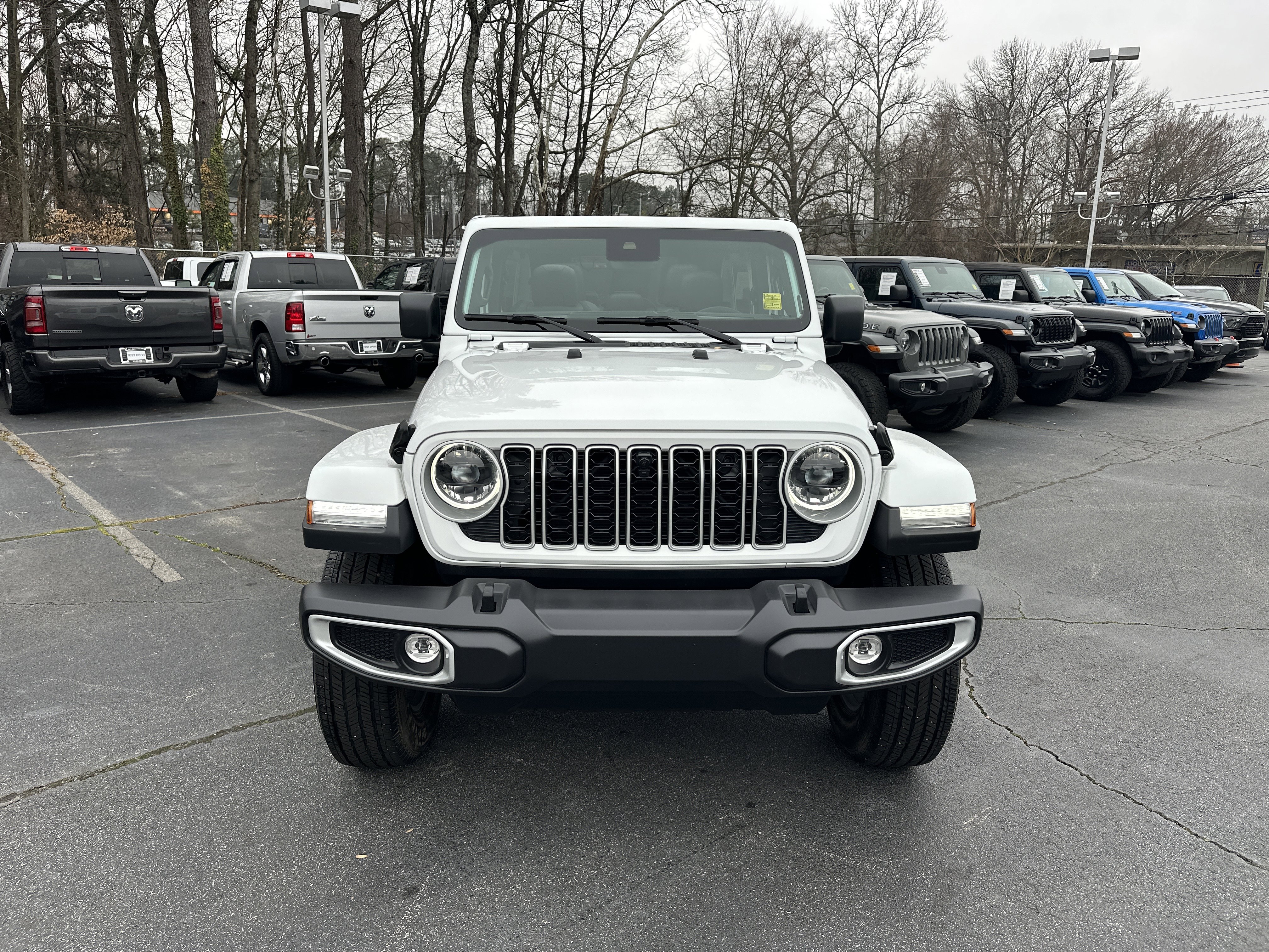 Used 2025 Jeep Wrangler Sahara w/ Safety Group image 4