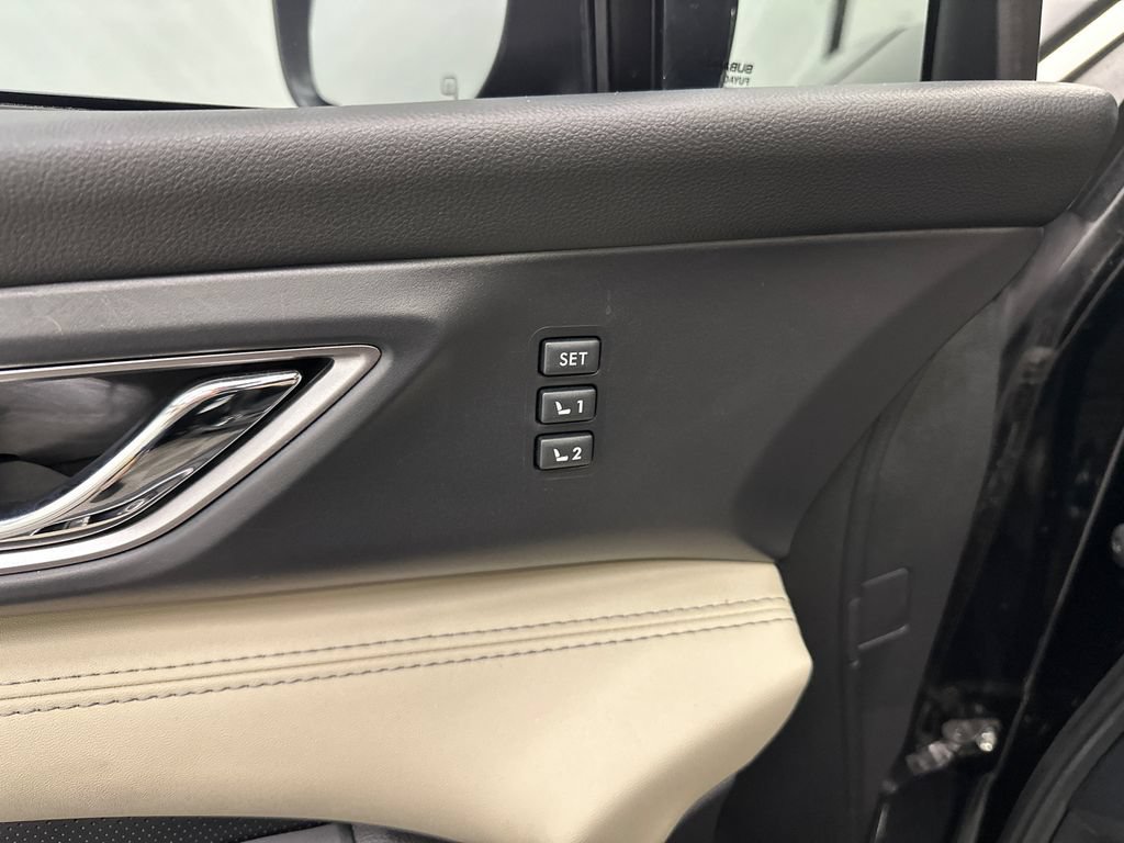 Used 2022 Subaru Ascent Limited AWD/4WD image 12