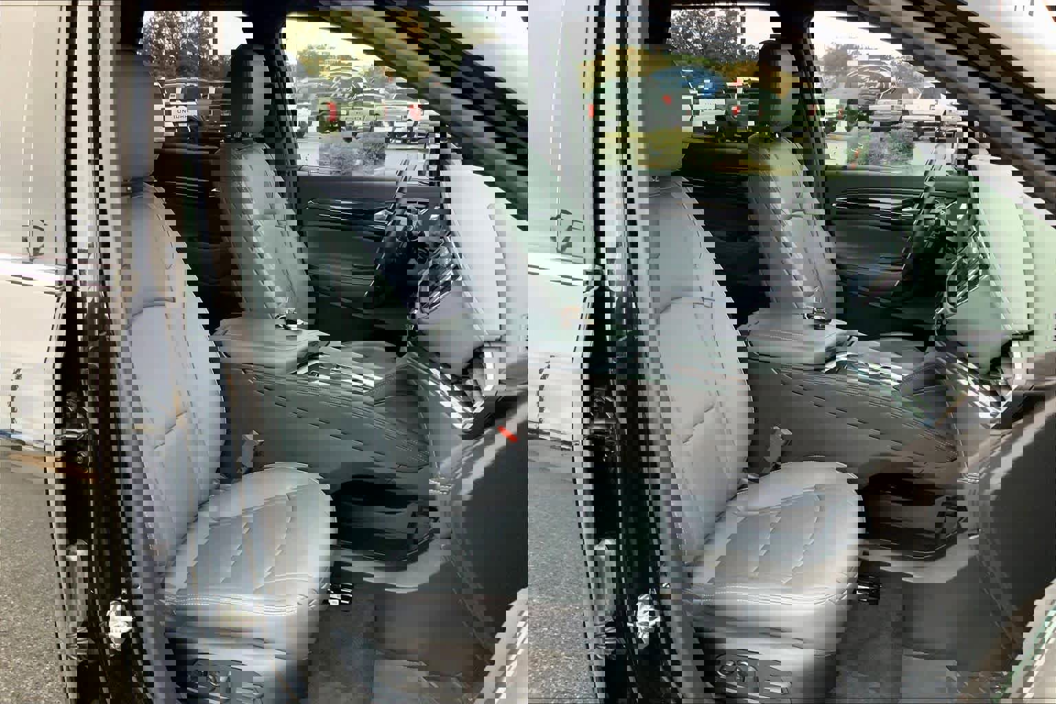 Used 2023 Buick Enclave Premium w/ Experience Buick Package image 8