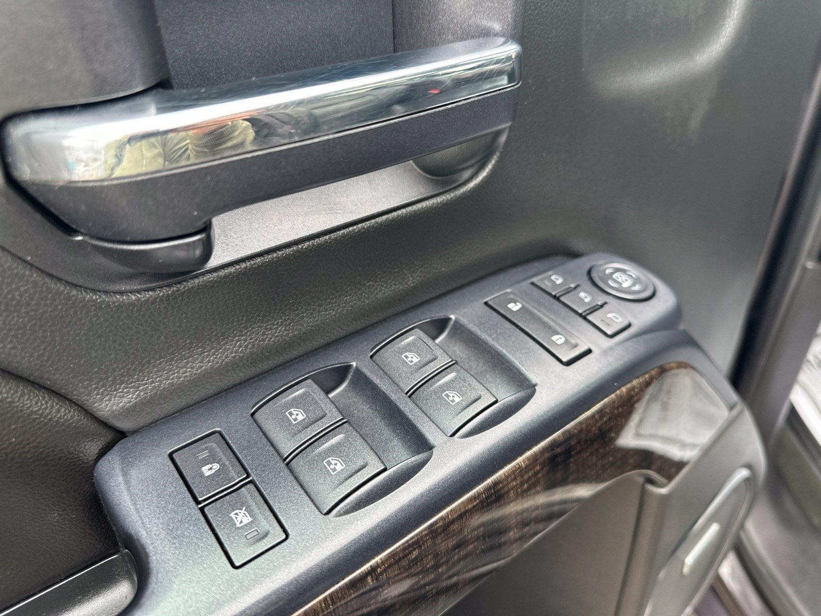 Used 2015 GMC Sierra 1500 Denali AWD/4WD image 22
