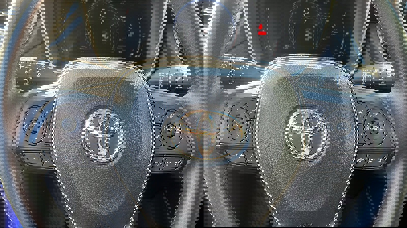 Used 2023 Toyota Corolla Cross XLE w/ Convenience Package image 10