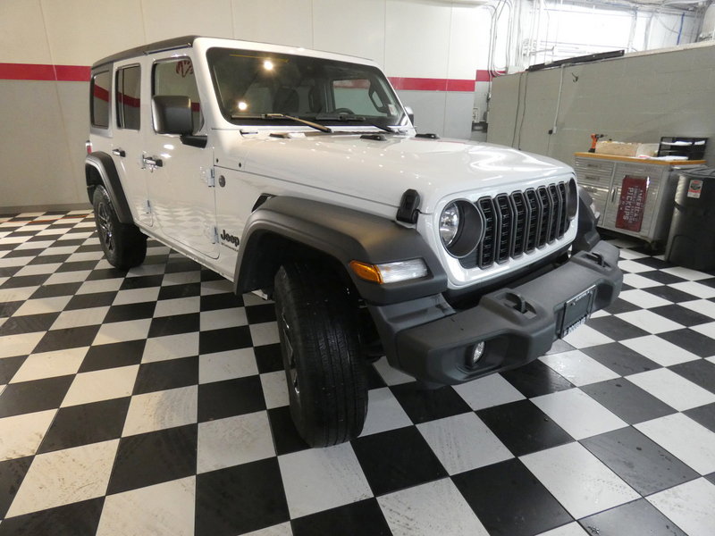 Used 2024 Jeep Wrangler Unlimited Sport image 3