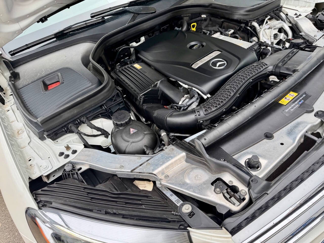 Used 2017 Mercedes-Benz GLC 300 4MATIC image 16