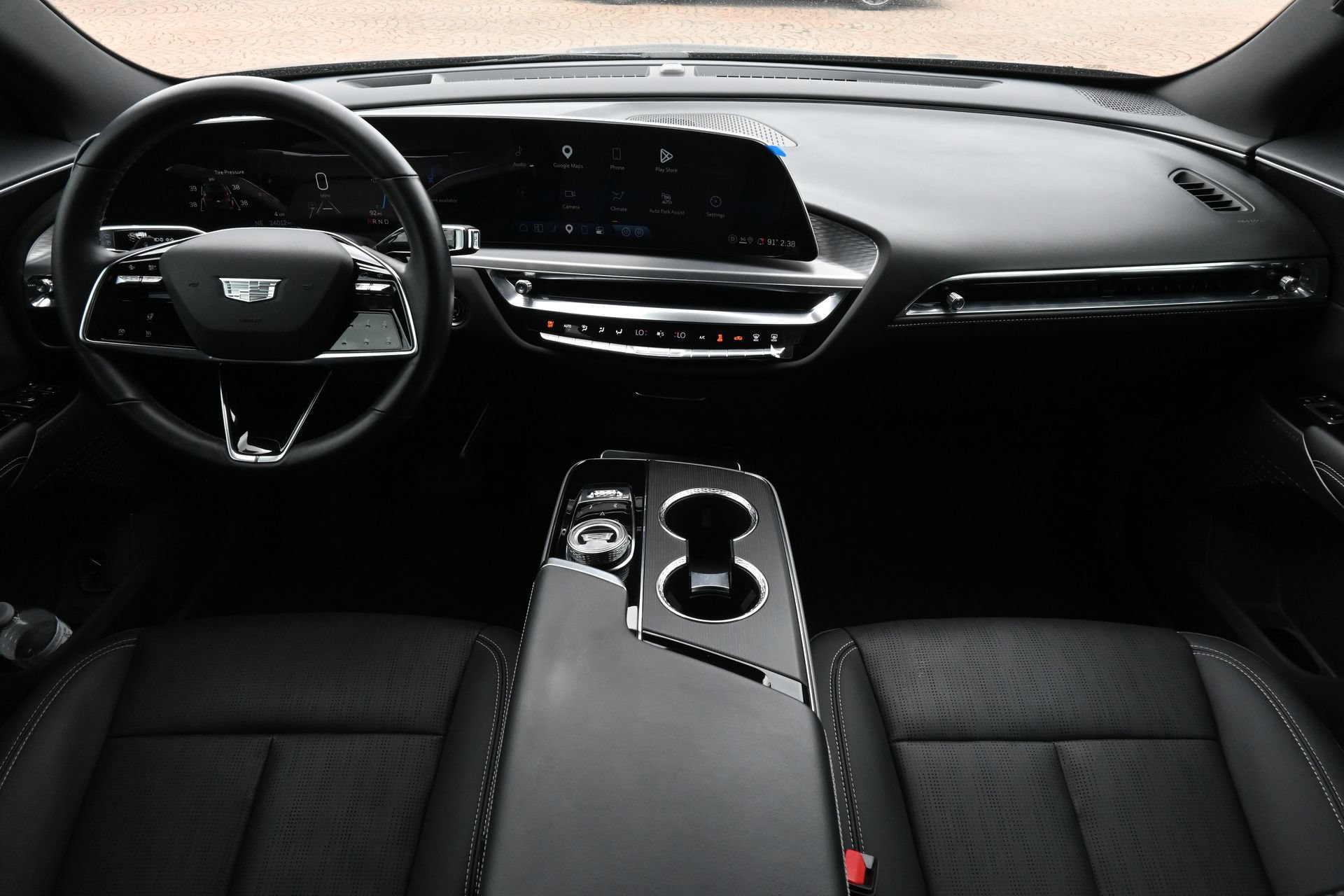 Used 2024 Cadillac Lyriq Luxury RWD image 8