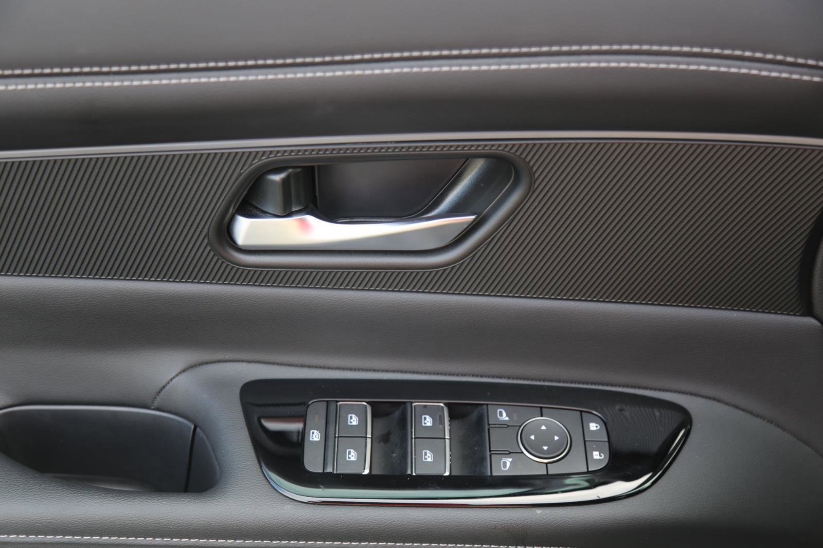 Used 2025 Nissan Murano SV image 8