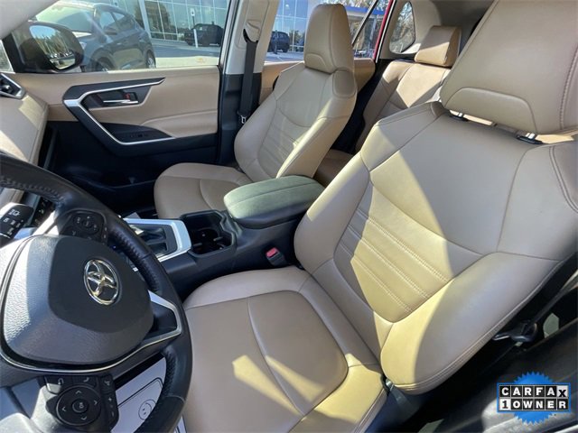Used 2023 Toyota RAV4 XLE Premium image 15