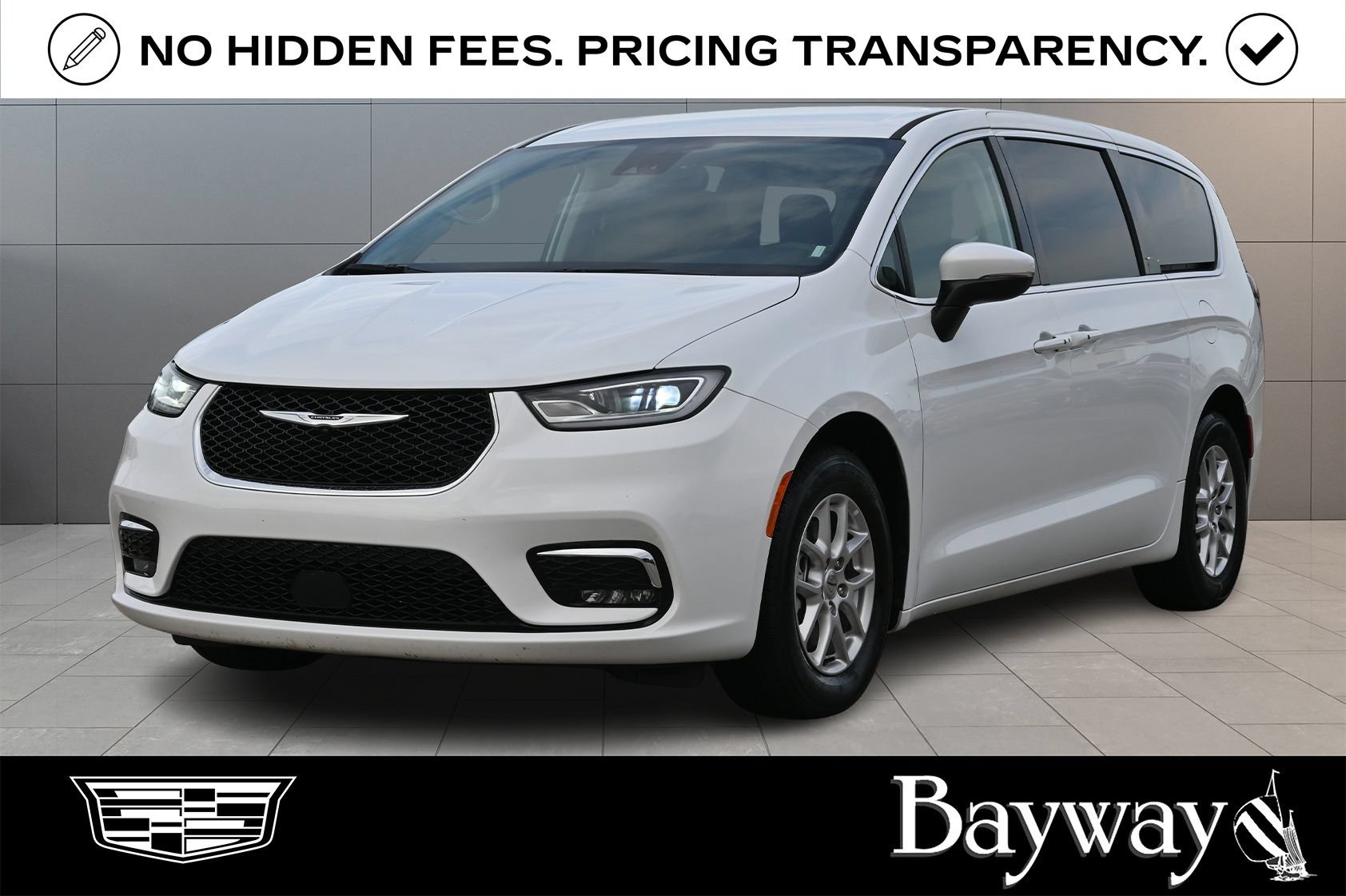 Used 2023 Chrysler Pacifica Touring-L FWD image 1