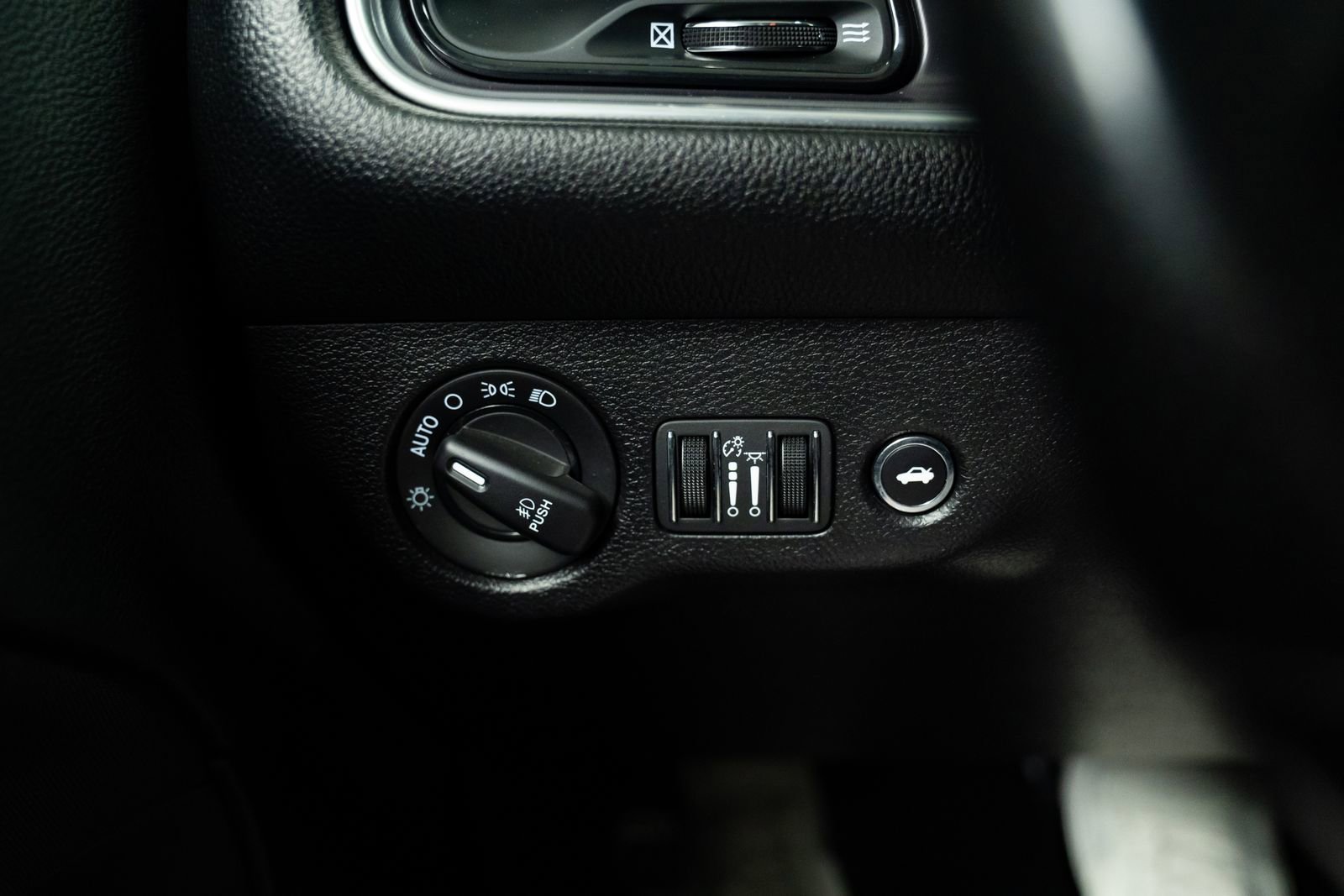 Used 2019 Dodge Challenger R/T w/ Driver Convenience Group image 13