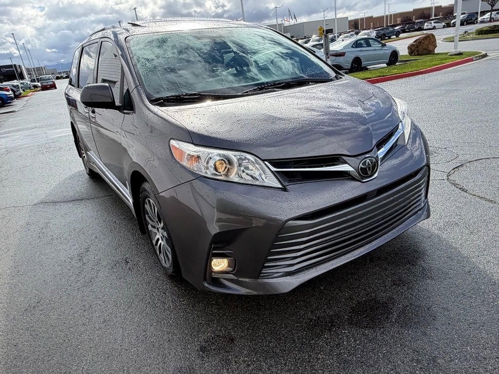 Used 2020 Toyota Sienna XLE Premium w/ Protection Package image 8