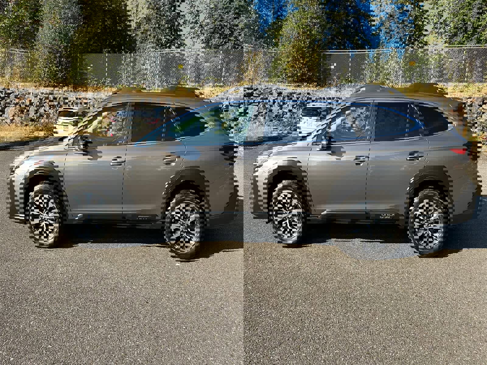 Certified 2023 Subaru Outback Limited XT image 2