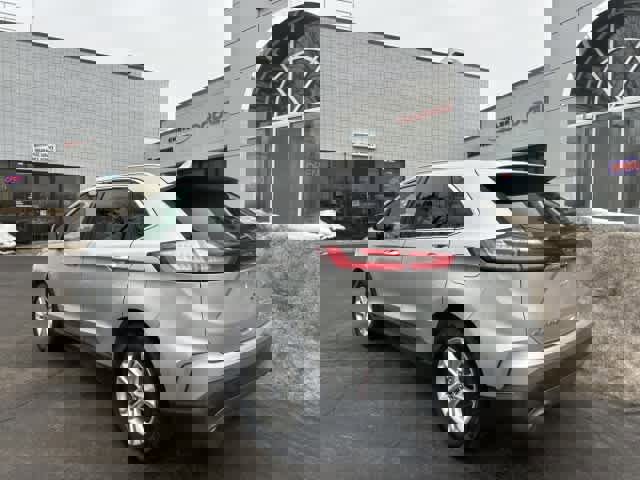 Used 2019 Ford Edge SEL w/ Equipment Group 201A image 4