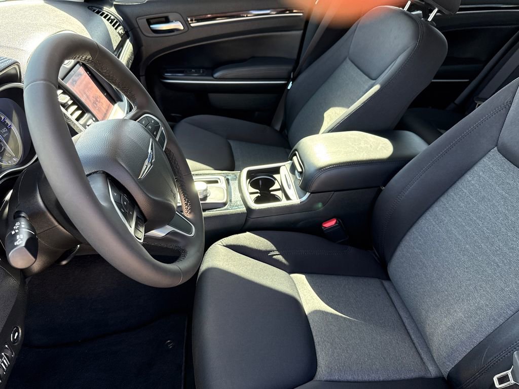 Used 2023 Chrysler 300 Touring w/ Sport Appearance Package image 18