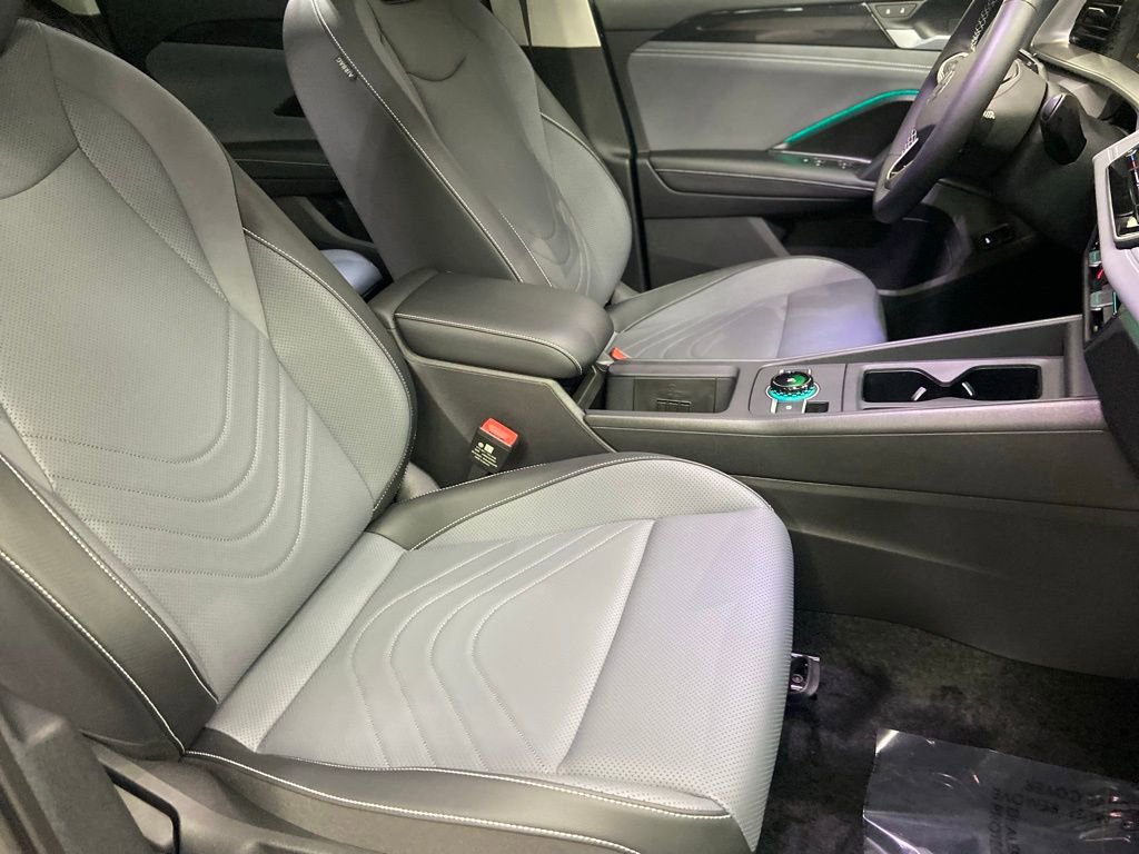 New 2026 Volkswagen Tiguan SE image 8