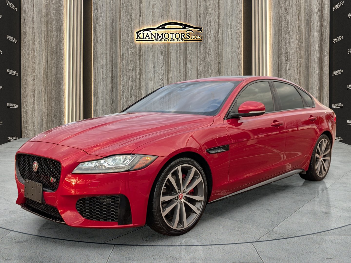Used 2018 Jaguar XF S RWD image 5