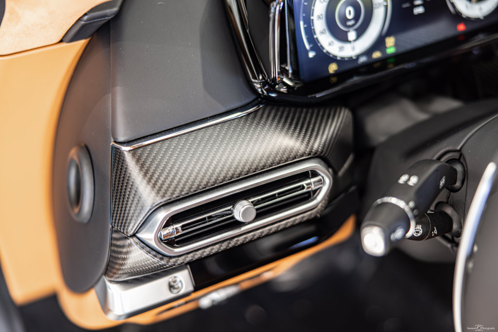 Used 2025 Aston Martin V8 Vantage Coupe RWD image 21