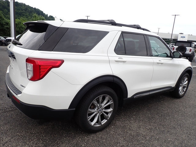 Used 2023 Ford Explorer XLT w/ Equipment Group 202A AWD/4WD image 9