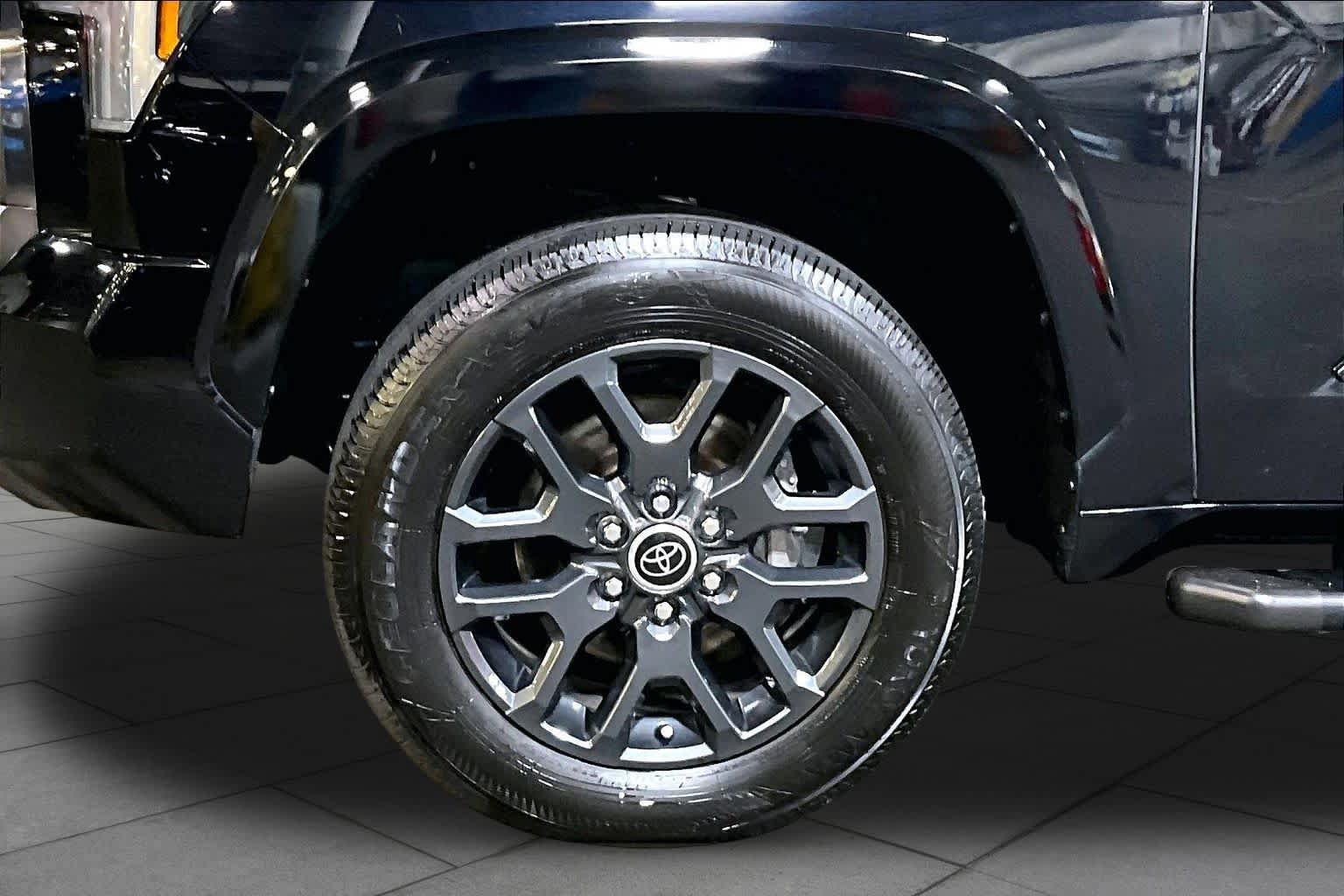 Used 2023 Toyota Tundra Platinum AWD/4WD image 11
