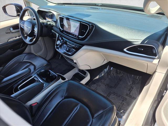 Used 2024 Chrysler Pacifica Limited FWD image 29