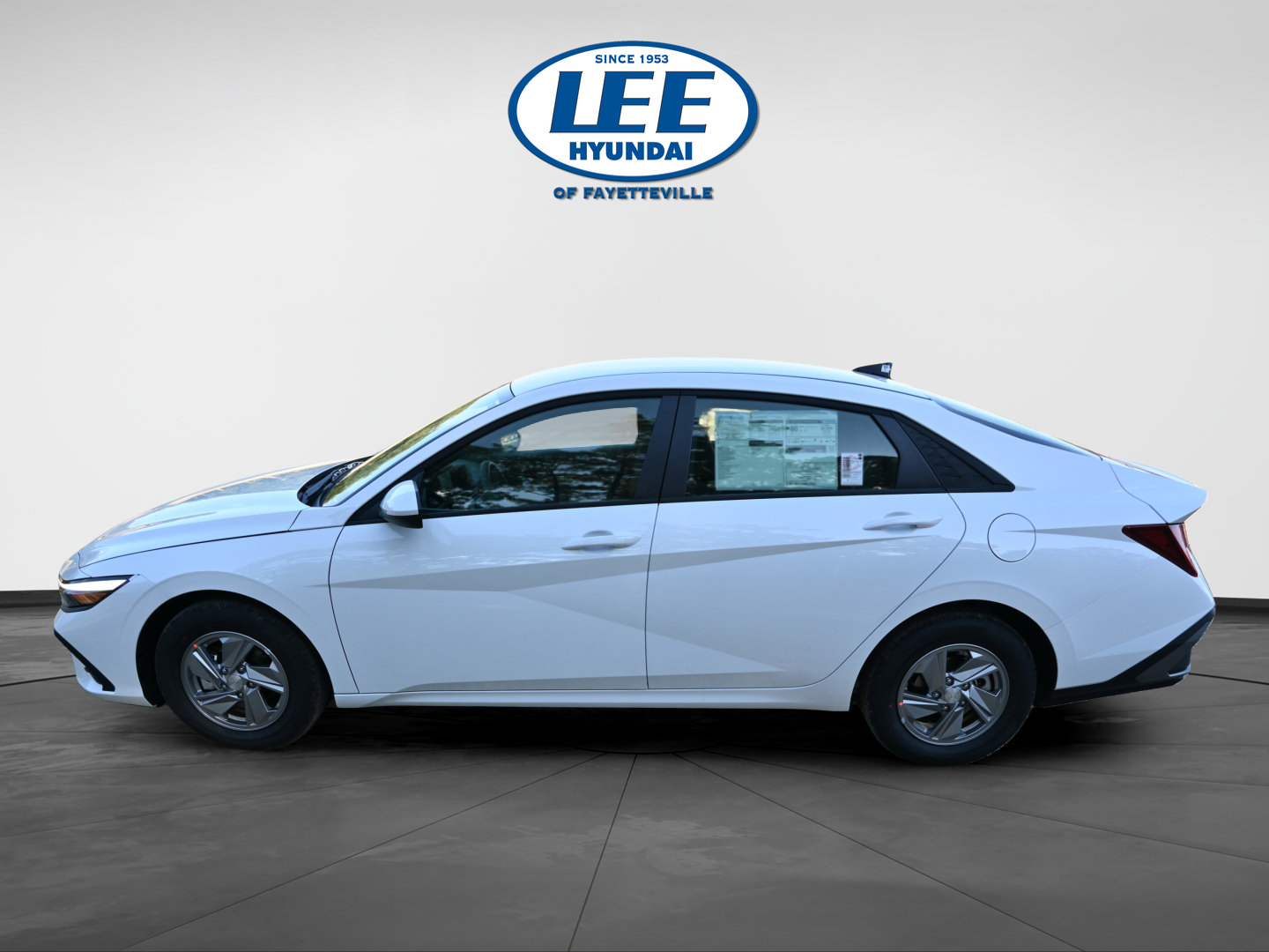 Certified 2025 Hyundai Elantra SE FWD image 6
