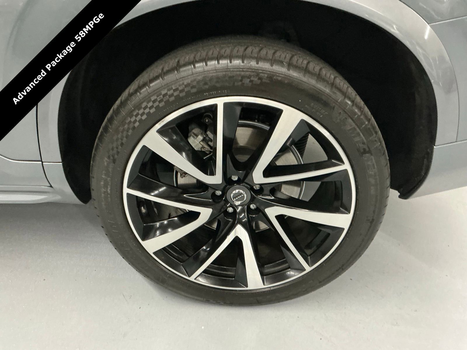 Used 2019 Volvo XC90 T8 Momentum w/ Advanced Package image 32