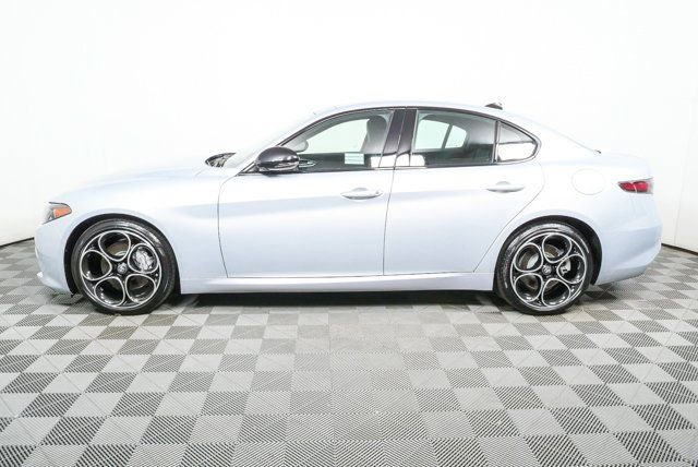 New 2026 Alfa Romeo Giulia w/ Driving Assist Package RWD image 32
