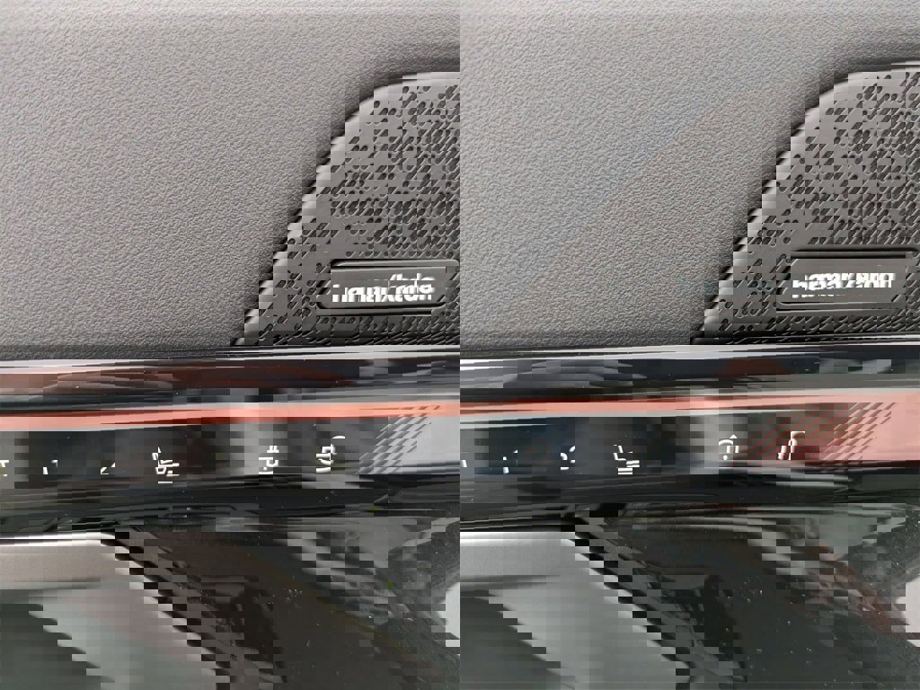 New 2026 BMW 550e xDrive w/ Premium Package image 11
