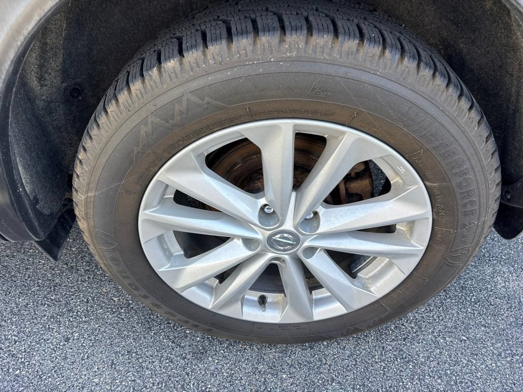 Used 2018 Nissan Rogue Sport SV w/ SV All-Weather Package AWD/4WD image 11