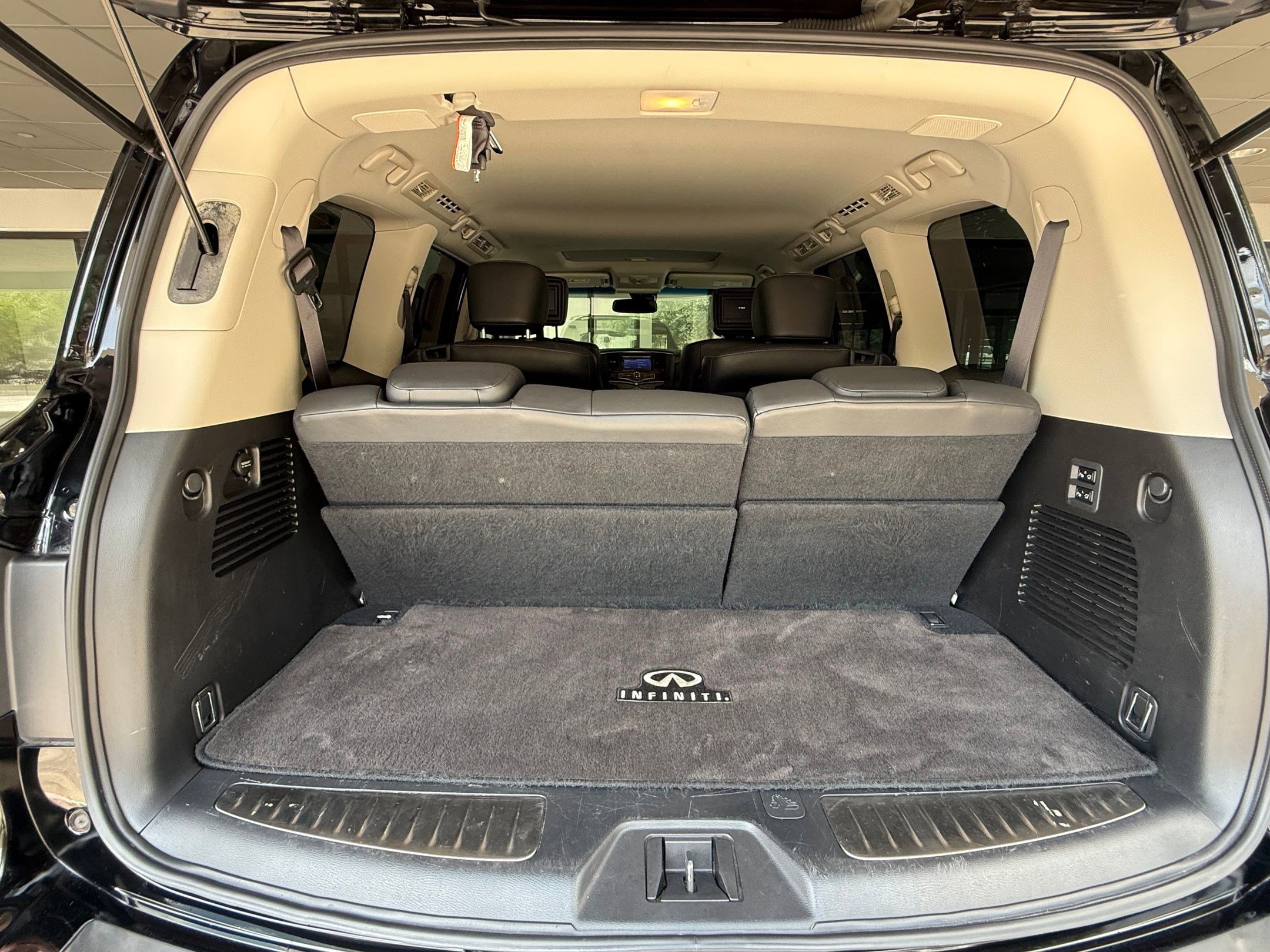 Used 2015 INFINITI QX80 2WD w/ Deluxe Technology Package image 24