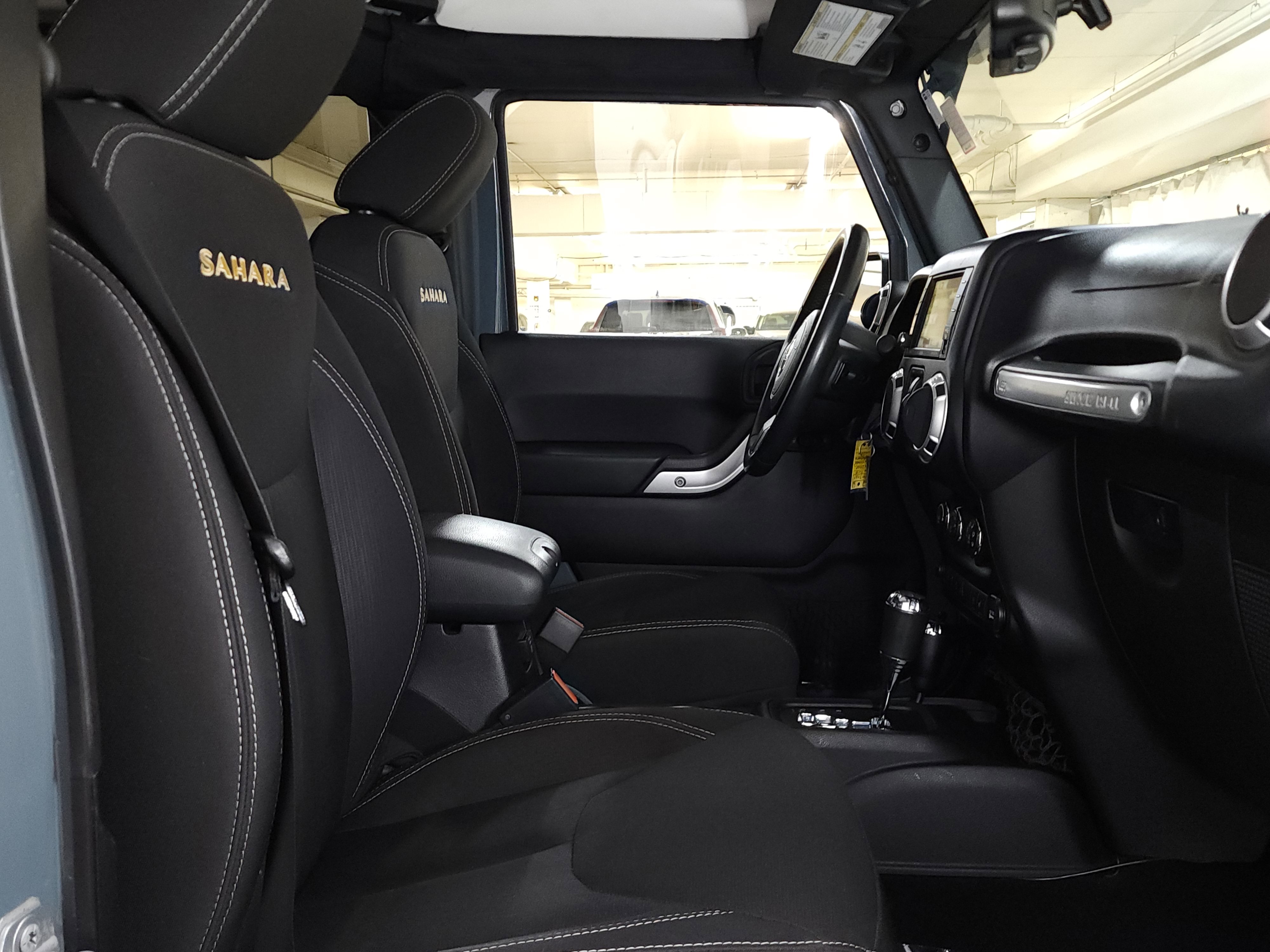 Used 2015 Jeep Wrangler Unlimited Sahara w/ Connectivity Group image 23