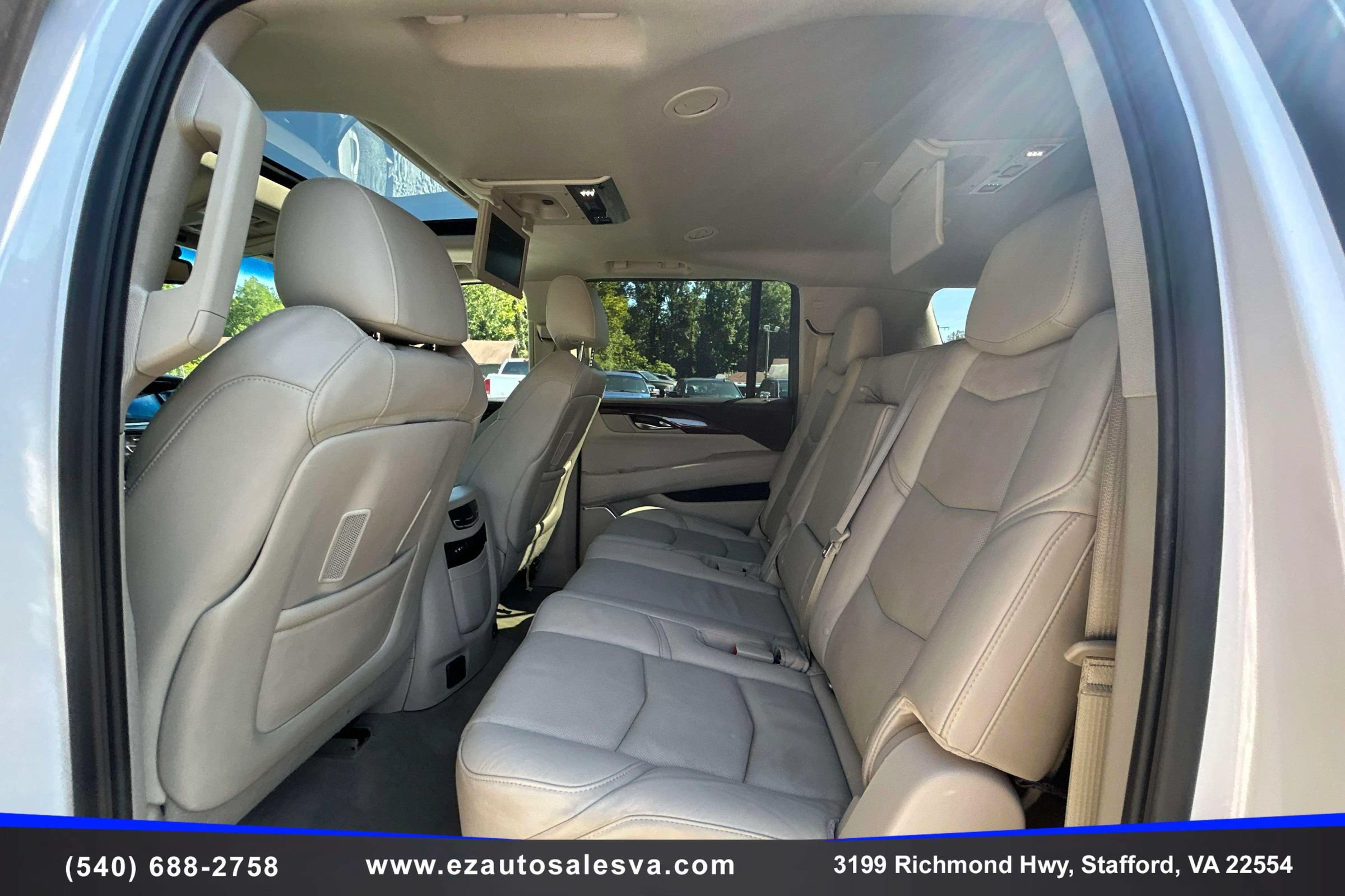 Used 2016 Cadillac Escalade ESV Luxury AWD/4WD image 16