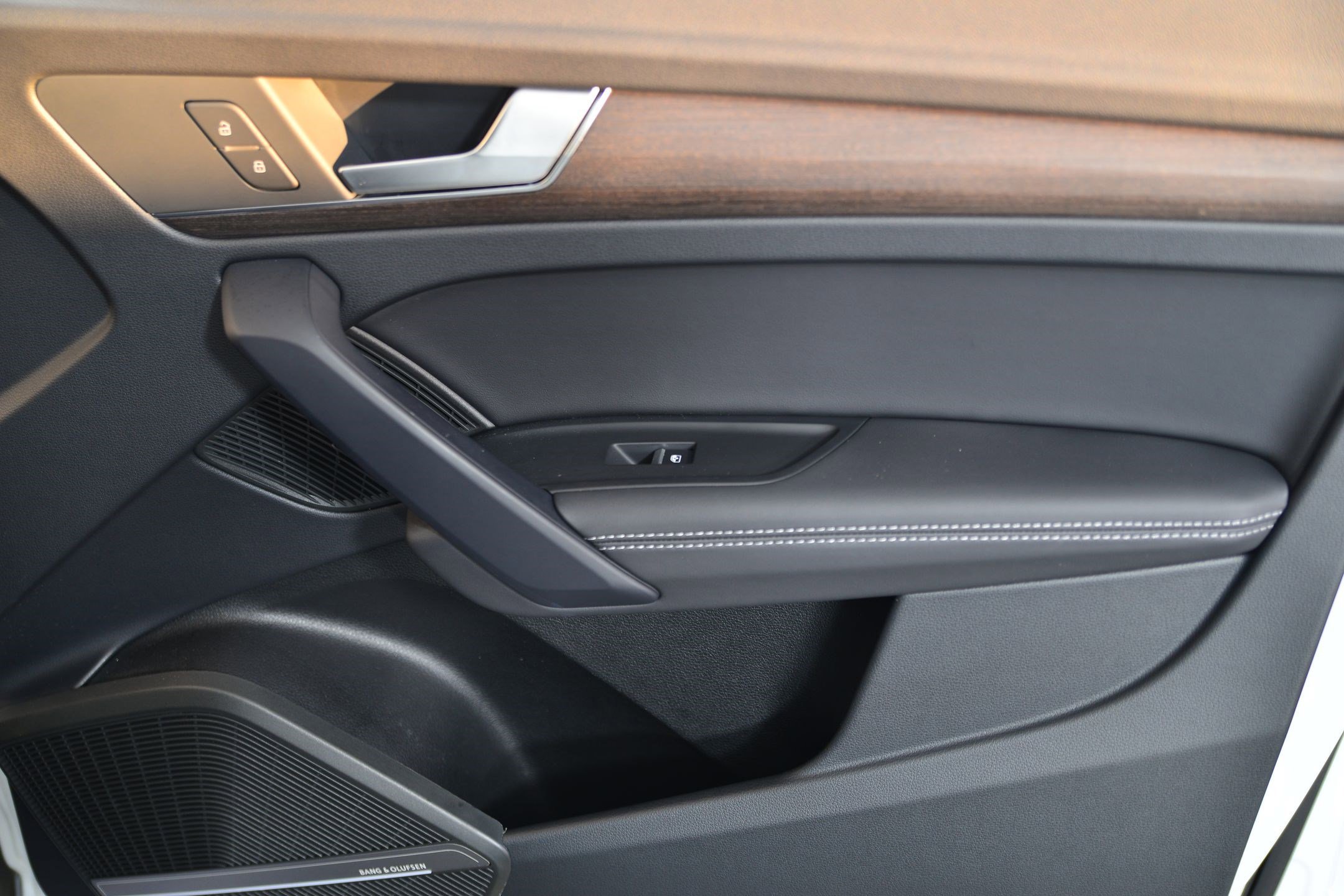 Certified 2025 Audi Q5 e Premium Plus w/ Premium Plus Package image 20