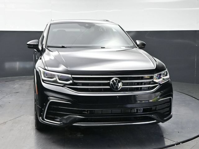 Used 2024 Volkswagen Tiguan SEL R-Line AWD/4WD image 2