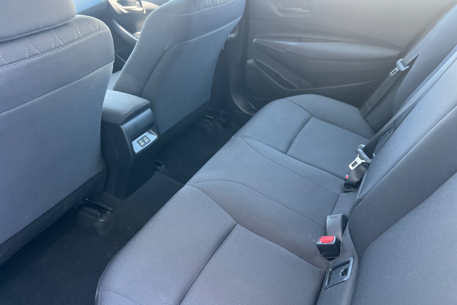 Used 2025 Toyota Corolla LE FWD image 15