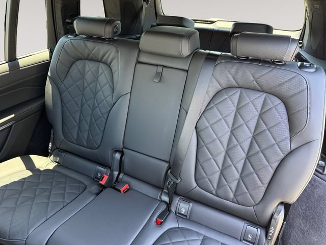 New 2027 BMW X7 xDrive40i w/ M Sport Package AWD/4WD image 13