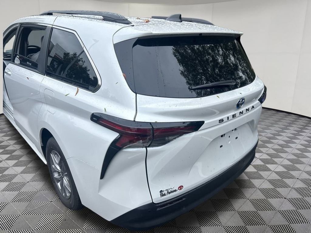 New 2025 Toyota Sienna XLE image 20