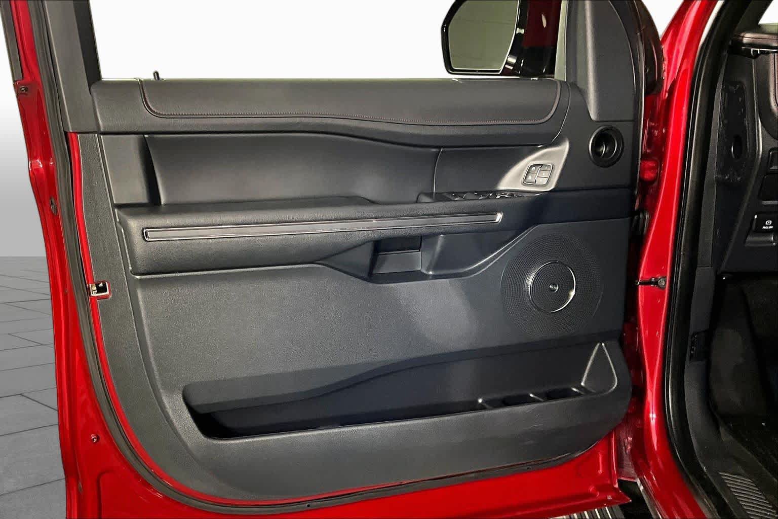 Used 2022 Ford Expedition Limited RWD image 19