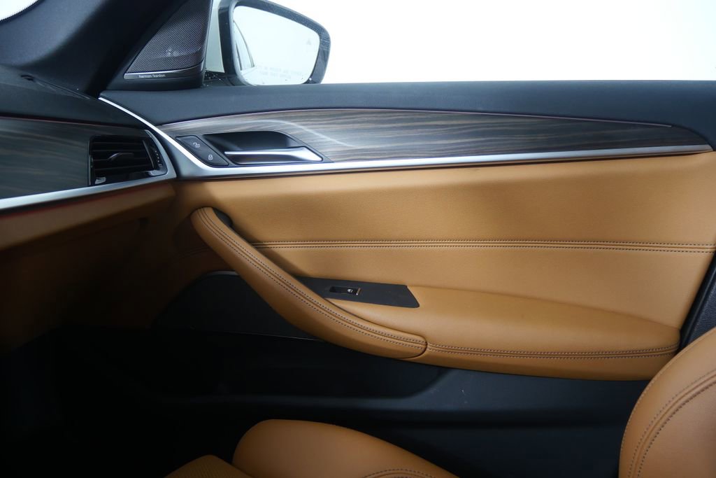 Certified 2023 BMW 530i w/ Premium Package image 25