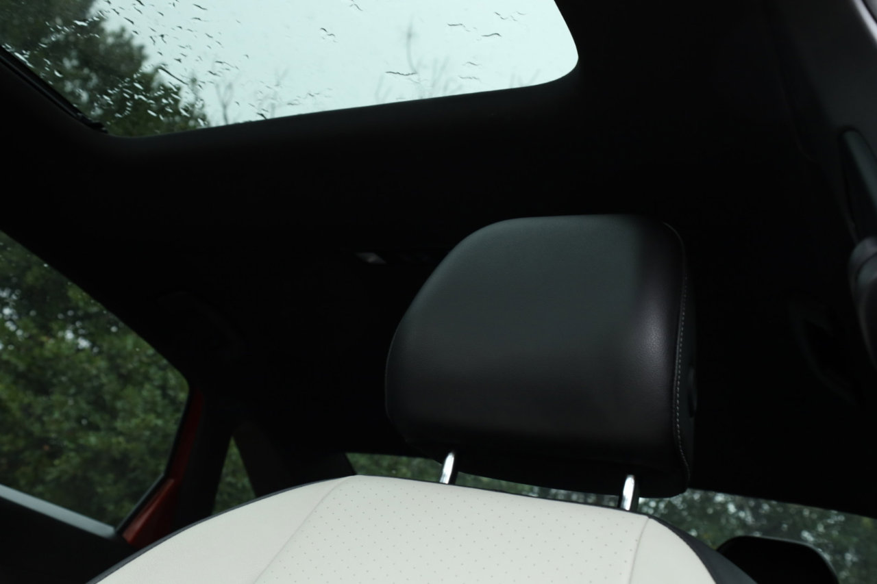 Used 2020 Volkswagen Jetta R-Line w/ R-Line Cold Weather Package image 17