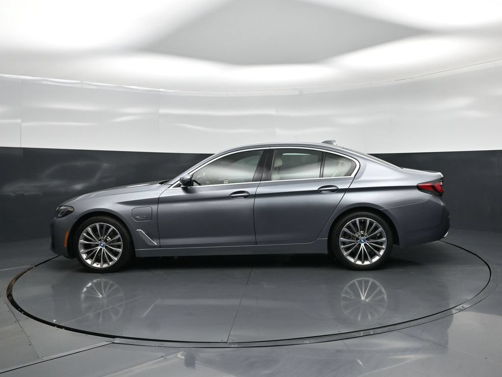 Used 2022 BMW 530e w/ Convenience Package RWD image 26