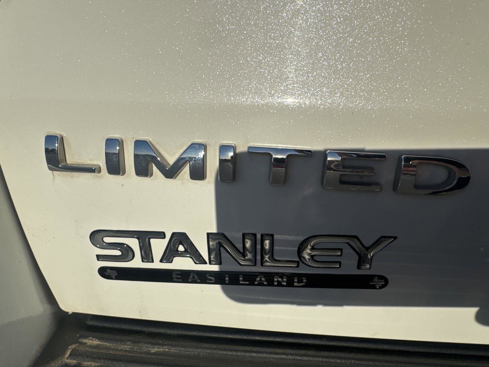 Used 2021 Ford Expedition Limited image 17