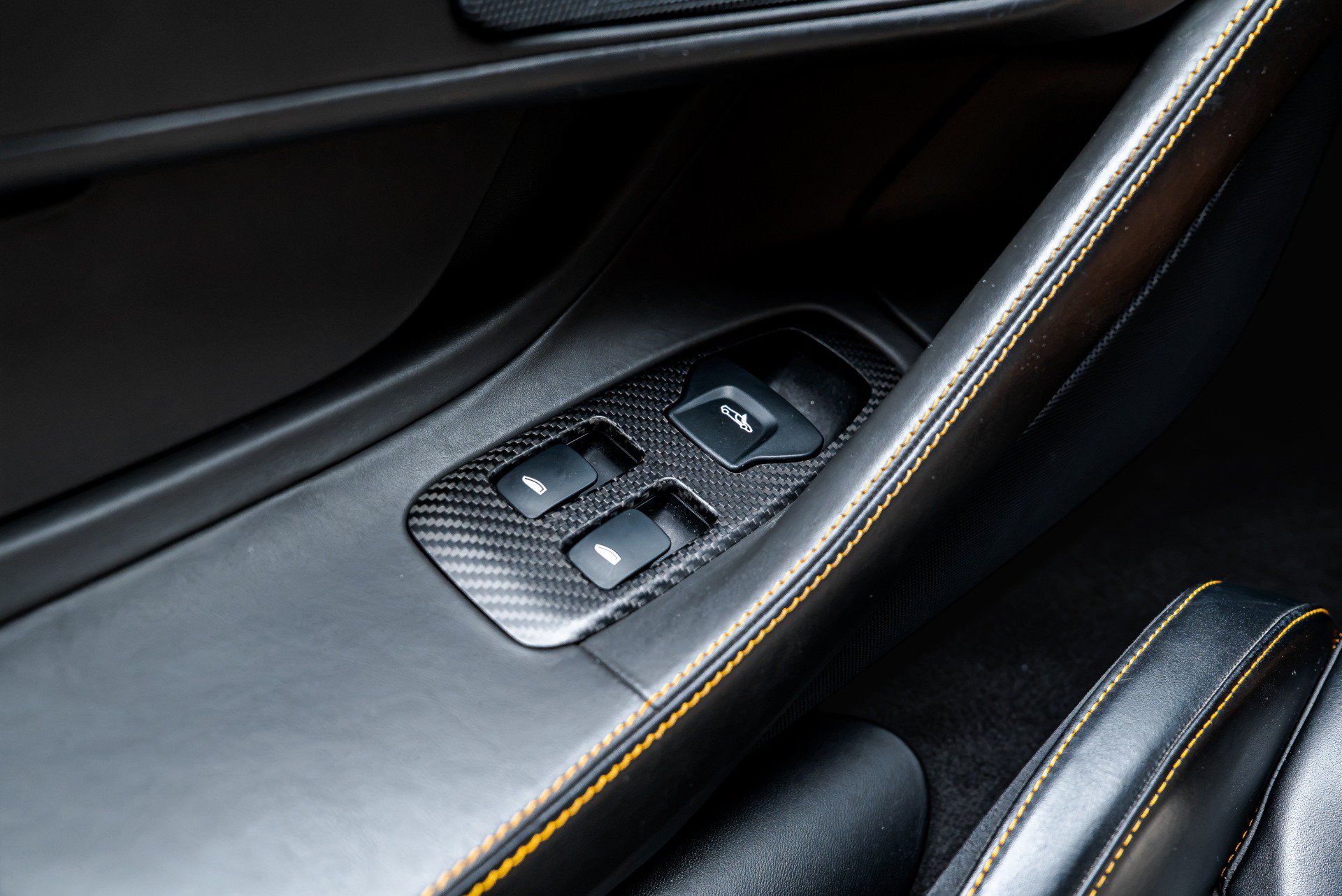 Used 2020 McLaren 600LT Spider RWD image 44