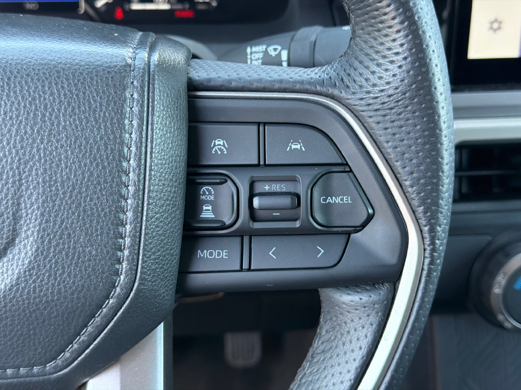 Used 2025 Toyota Tacoma TRD Off-Road AWD/4WD image 25