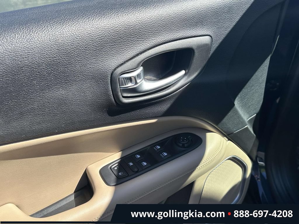 Used 2018 Jeep Compass Sport AWD/4WD image 16
