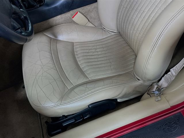 Used 2004 Chevrolet Corvette Convertible w/ Preferred Equipment Group image 19