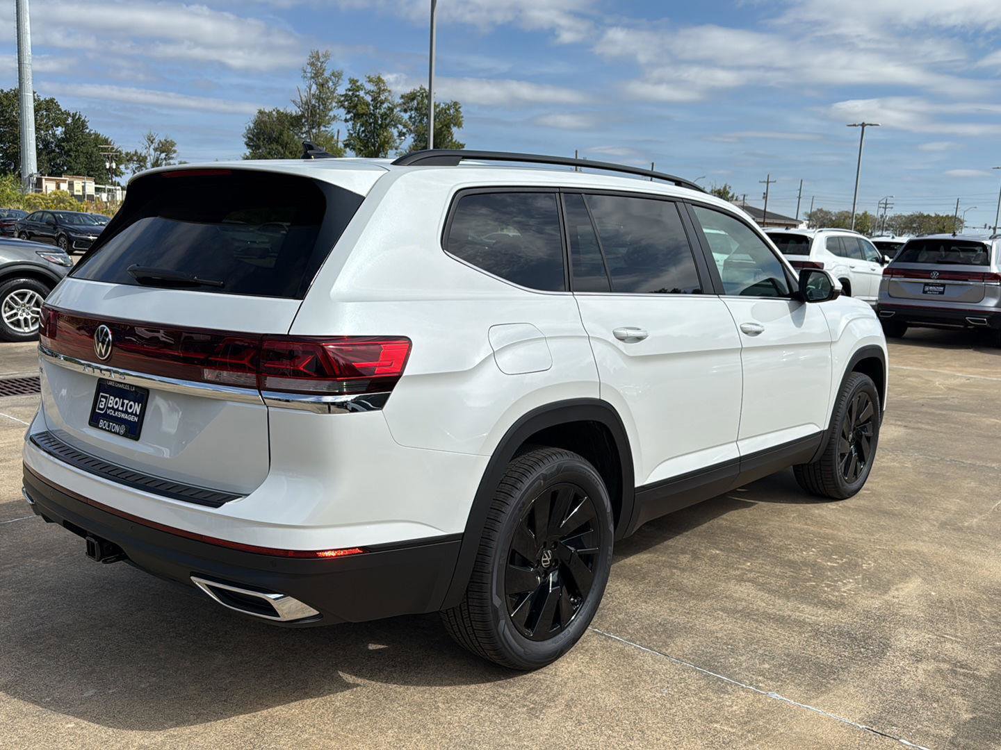 New 2026 Volkswagen Atlas SE image 5