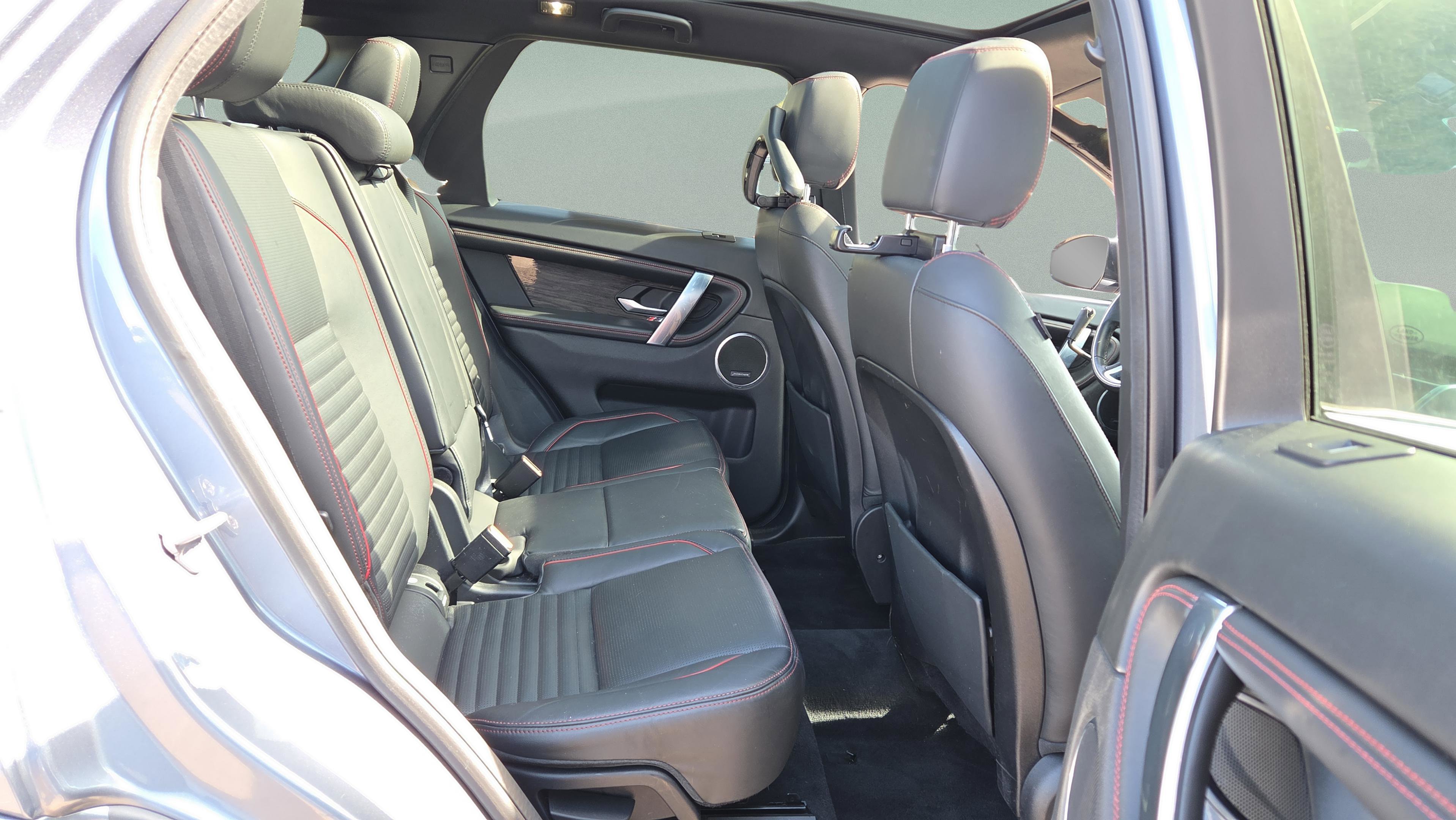 Used 2020 Land Rover Discovery Sport SE R-Dynamic image 21